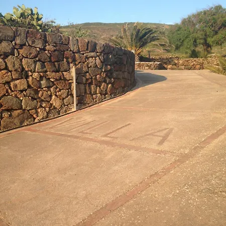 Dammuso Rekhale * Scauri (Sicily)