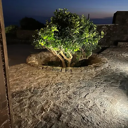 Dammuso Rekhale * Scauri (Sicily)